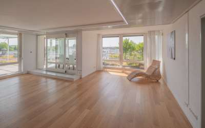 Top moderne 4,5 Zimmer Penthousewohnung über den Dächern von Steinenbronn