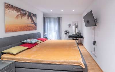 Moderner Bungalow mit tollem Grundstück