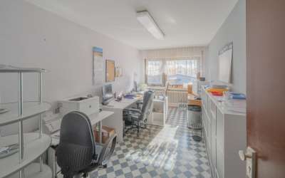 Wohn- und Geschäftshaus in beliebten Wohngebiet