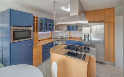 Top moderne 4,5 Zimmer Penthousewohnung über den Dächern von Steinenbronn