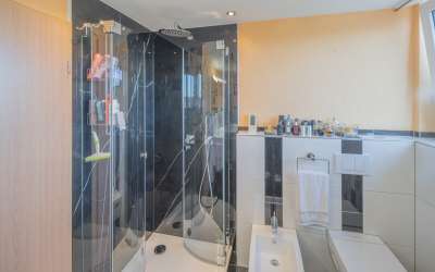 Hier geht die Sonne auf: moderne Doppelhaushälfte mit Stil, Chik und Charme - effizient und tres chick