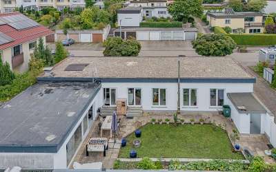 Einfamilienhaus mit tollem Garten und zwei Eingängen