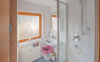 Modernes und ruhiges 2 Familien Haus mit wunderschönem Ausblick ins Tal