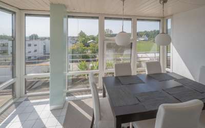 Top moderne 4,5 Zimmer Penthousewohnung über den Dächern von Steinenbronn