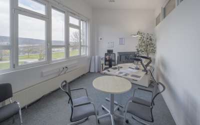 Sonniges, markantes Gewerbeanlageobjekt mit Potential und jungem Baujahr