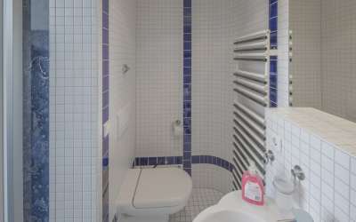 Sonniges, markantes Gewerbeanlageobjekt mit Potential und jungem Baujahr