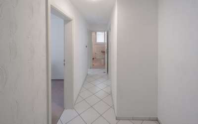 Hier beginnt Lebensqualität - Wohnen im Grünen! Platz für 2-3 Generationen, oder zum Vermieten.