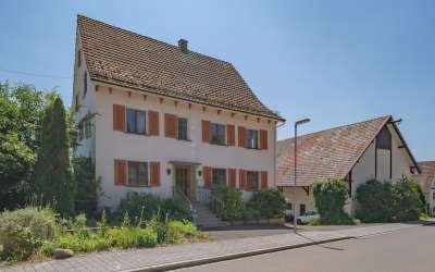 Landwirtschaftliches Gebäude mit viel Platz und großem Grundstück