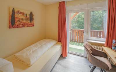 Logenplatz am Kurpark und Therme: Hotel Garni für Ihr Beherbergungskonzept
