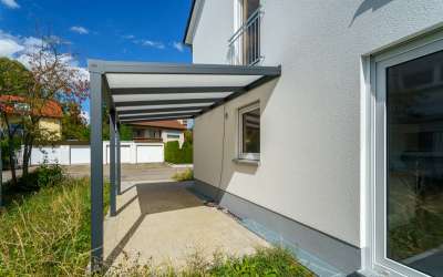 Logenplatz mit Aussicht über die Stadt: das tolle Neubaudoppelhaus wartet auf Ihren Erstbezug