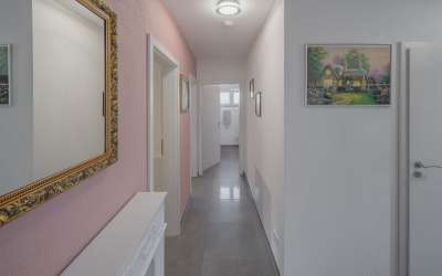 Eleganz am Harras: das junge Haus wartet mit viel Moderne und Komfort auf Sie
