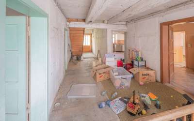 Denkmalgeschützter Vogtshof für Bauträger, Handwerker und Investoren