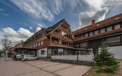 Traditionelles 4 Sterne Hotel in Titisee zu verkaufen! Nur 300 Meter vom See entfernt!