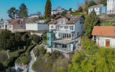 Lassen Sie sich hier jeden Tag eine frische Brise vom See um die Nase wehen - einzigartige Bodenseevilla mit Rundumblick über den See - viel Platz für Verführung und Seeliebe