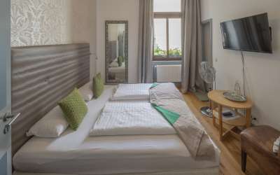 Flagsship-Standort aus Familienbesitz, nur ein Steinwurf zur Altstadt: Hotel mit Potential und guter Einführung