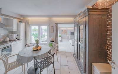 Einfamilienhaus mit tollem Garten und zwei Eingängen