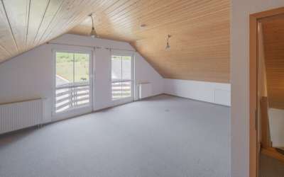 Das sonnige und freistehende tolle, moderne und gepflegte Einfamilienhaus am Ortsrand - hier ist Platz für Ruhe und Gemütlichkeit!