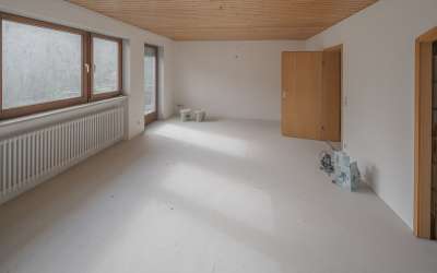 Modernes 2-Familienhaus zur Fertigstellung