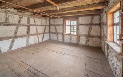 Denkmalgeschützter Vogtshof für Bauträger, Handwerker und Investoren