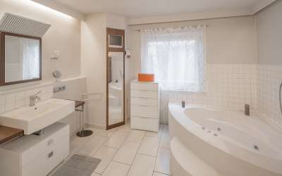 Einfamilienhaus mit tollem Garten und zwei Eingängen