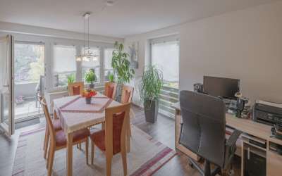 Sonniger Platz für Rendite und Ertrag: das klug aufgeteilte 3 Familienhaus am Stadtrand