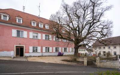 Residieren im ehemaligen Schloss von Mühlhausen Ehingen - Wohn-/ und Geschäftshaus in bester Lage