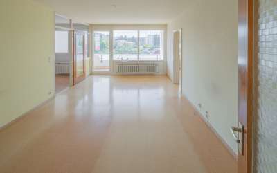 Hier können Sie sofort einziehen - großzügige 5 Zimmer Eigentumswohnung