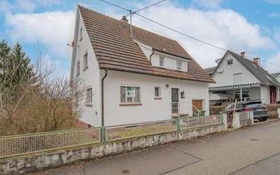 Sonniges Haus im idyllischen Ortsteil für die ganze Familie