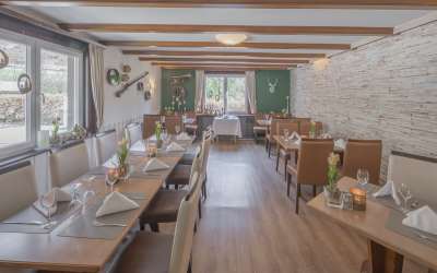 Wer hier einkehren darf, erlebt eine besondere Atmosphäre, die lange in Erinnerung bleibt - Hotel mitten im Grünen