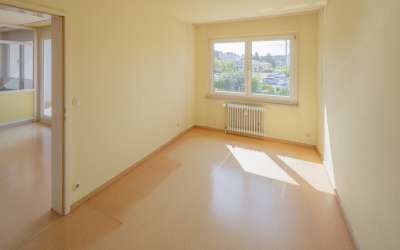Hier können Sie sofort einziehen - großzügige 5 Zimmer Eigentumswohnung