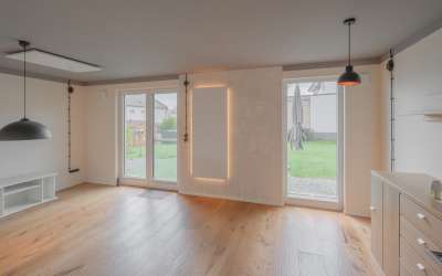 Neuwertiges, freistehendes Einfamilienhaus im Bungalowstil