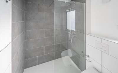 Voilà: moderner Platz für très chic und viel Raum! Perfekte 2,5 Zimmer Dachgeschosswohnung - Stadtmitte ruhig und sonnig gelegen