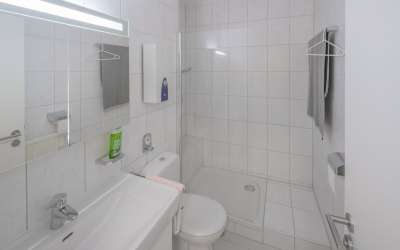 Nur ein Steinwurf vom Kurpark und Solemar: moderne 1 Zimmer Wohnung