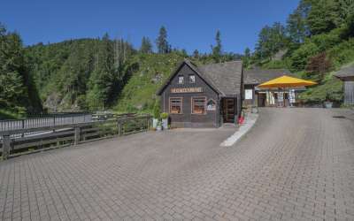 Es steht eine Mühle im Schwarzwälder Tal - romantisches Bauernhaus in markanter, versteckter Seitentallage mit viel Sonne