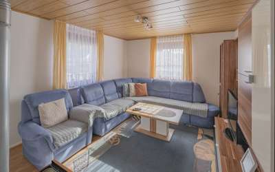 Sonniges 6-Familienhaus mit viel Platz für Ertrag und Rendite