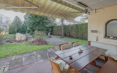 Und plötzlich hört die Suche auf: die aussergewöhnliche Villa: ruhig gelegen und stadtnah - Eleganz trifft hier auf tres chic!