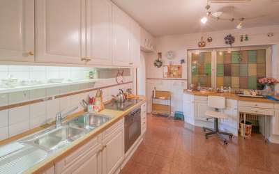 Und plötzlich hört die Suche auf: die aussergewöhnliche Villa: ruhig gelegen und stadtnah - Eleganz trifft hier auf tres chic!