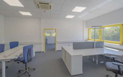 Top moderne Büroflächen in 1 A - Gewerbeumfeld - kurze Anbindung in alle Richtungen, moderner Standort