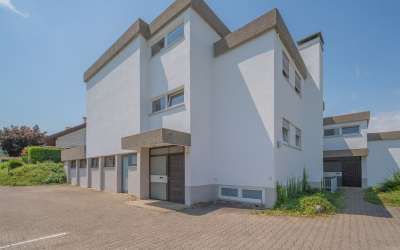 2,5 Zimmer Erdgeschosswohnung mit großem Balkon