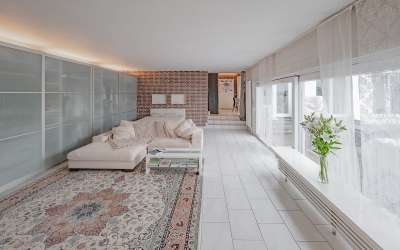 Einfamilienhaus mit tollem Garten und zwei Eingängen