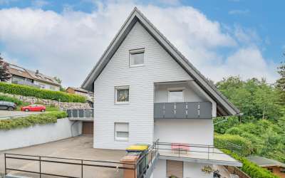 Wohnen wie im eigenen Haus -6,5-Zimmer-Eigentumswohnung