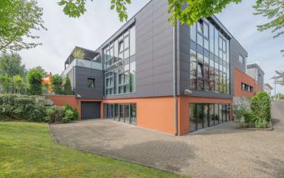 Repräsentative Bürofläche zu vermieten!