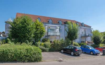 Neu renovierte 3,5-Zimmer-Eigentumswohnung mit Sonnenbalkon und Wintergarten