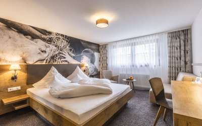 Sensationelles, first class Tagungs- und Wellnesshotel mit Schwarzwaldpanorama - idyllische Lage, top gepflegt, hier ist Platz für Ihr Unternehmen