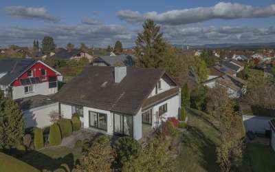 Sonnig, idyllisch, ländlich romantisch und schön: Einfamilienhaus in familiärer Lage!