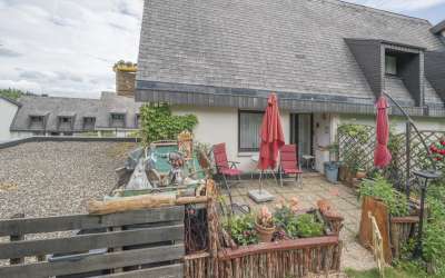 Hier sind Sie die Kirsche auf der Schwarzwälder Kirschtorte: 3,5 Zimmer Maisonette Wohnung im Luftkurort mit lauchiger Terrasse und Gartenzugang
