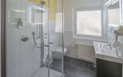 Wer hier einkehren darf, erlebt eine besondere Atmosphäre, die lange in Erinnerung bleibt - Hotel mitten im Grünen