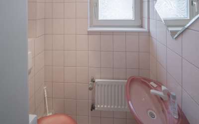 Hier beginnt Lebensqualität - Wohnen im Grünen! Platz für 2-3 Generationen, oder zum Vermieten.