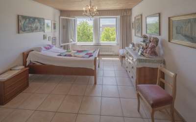 Nicht nur für einen Sommer! Das perfekte Einfamilienhaus am Ortsrand mit Weitblick und durchdachter Aufteilung