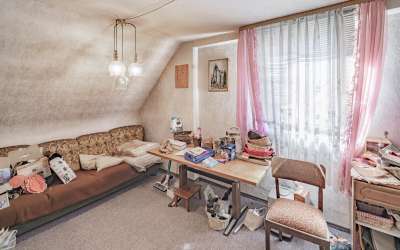 1-2-Familienhaus in toller Lage und schönem Grundstück